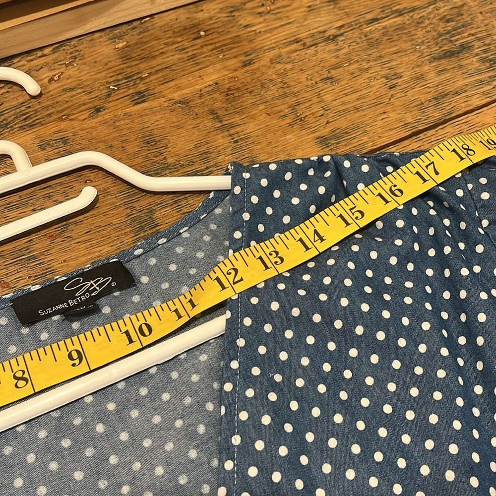 SUZANNE BETRO, beautiful denim blue and white polka dot crossover  blouse 2x - Picture 11 of 14